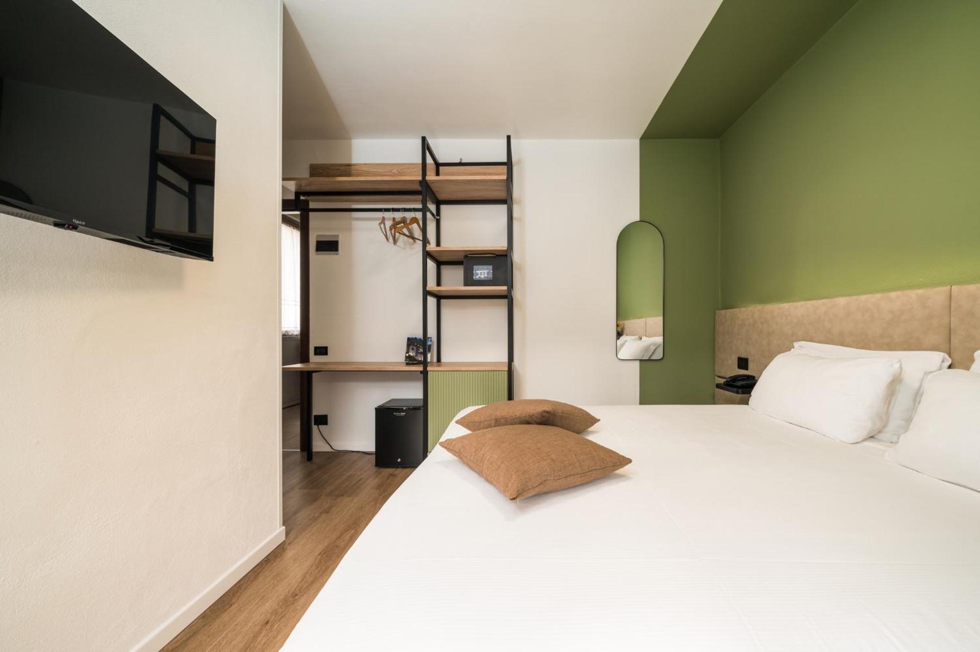 Hotel Oasi Verde Bienno ภายนอก รูปภาพ