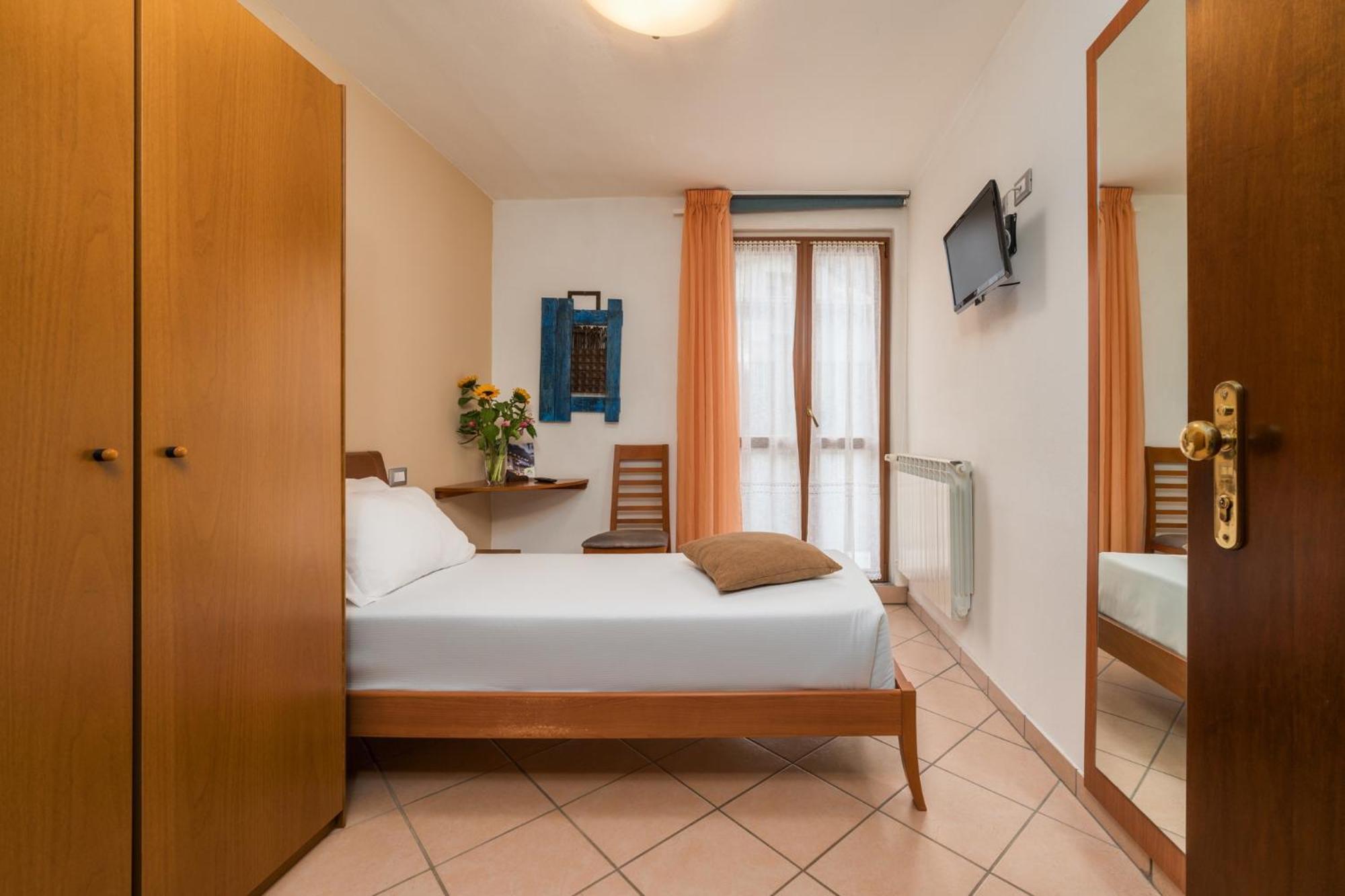 Hotel Oasi Verde Bienno ภายนอก รูปภาพ