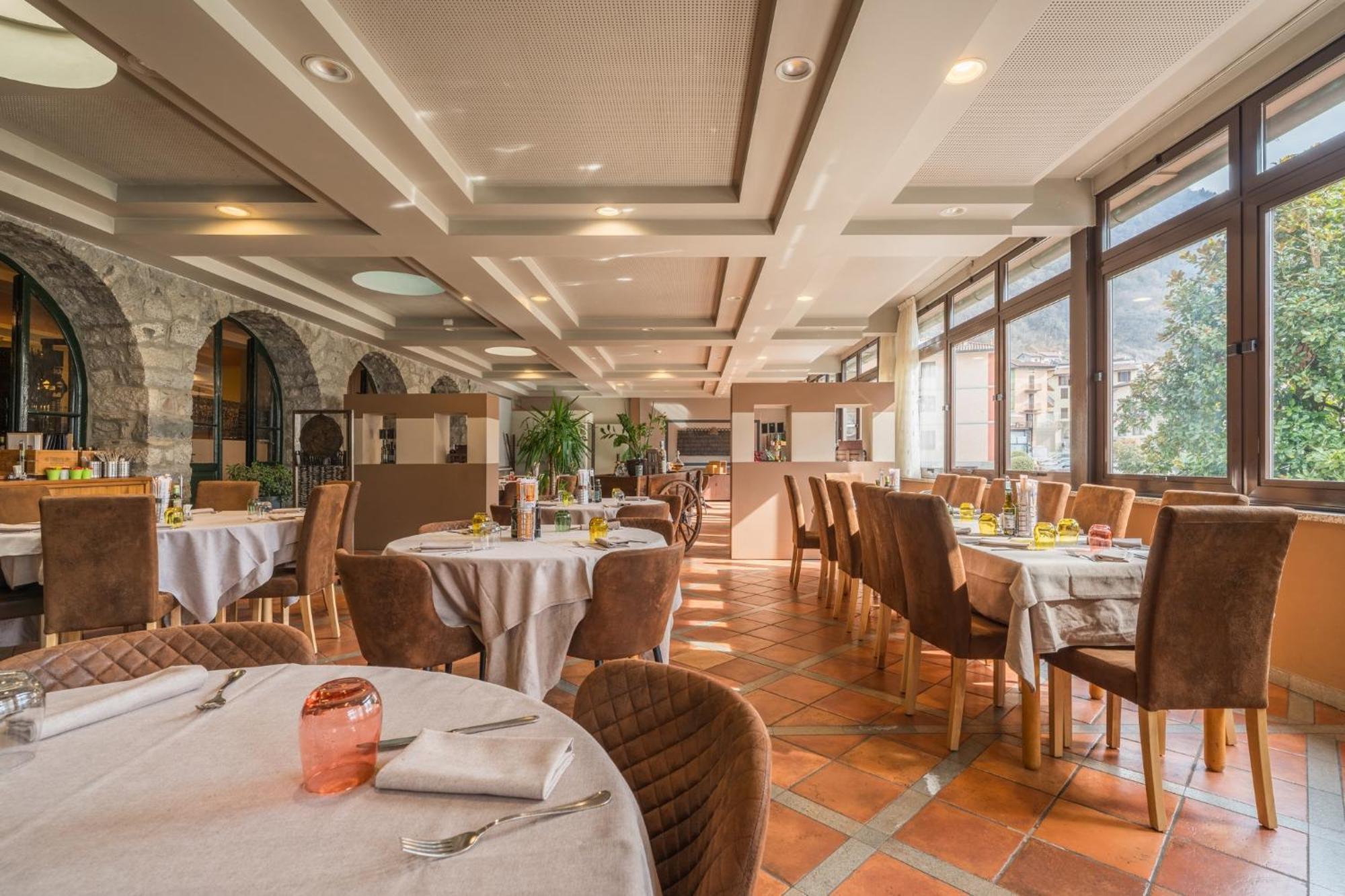 Hotel Oasi Verde Bienno ภายนอก รูปภาพ
