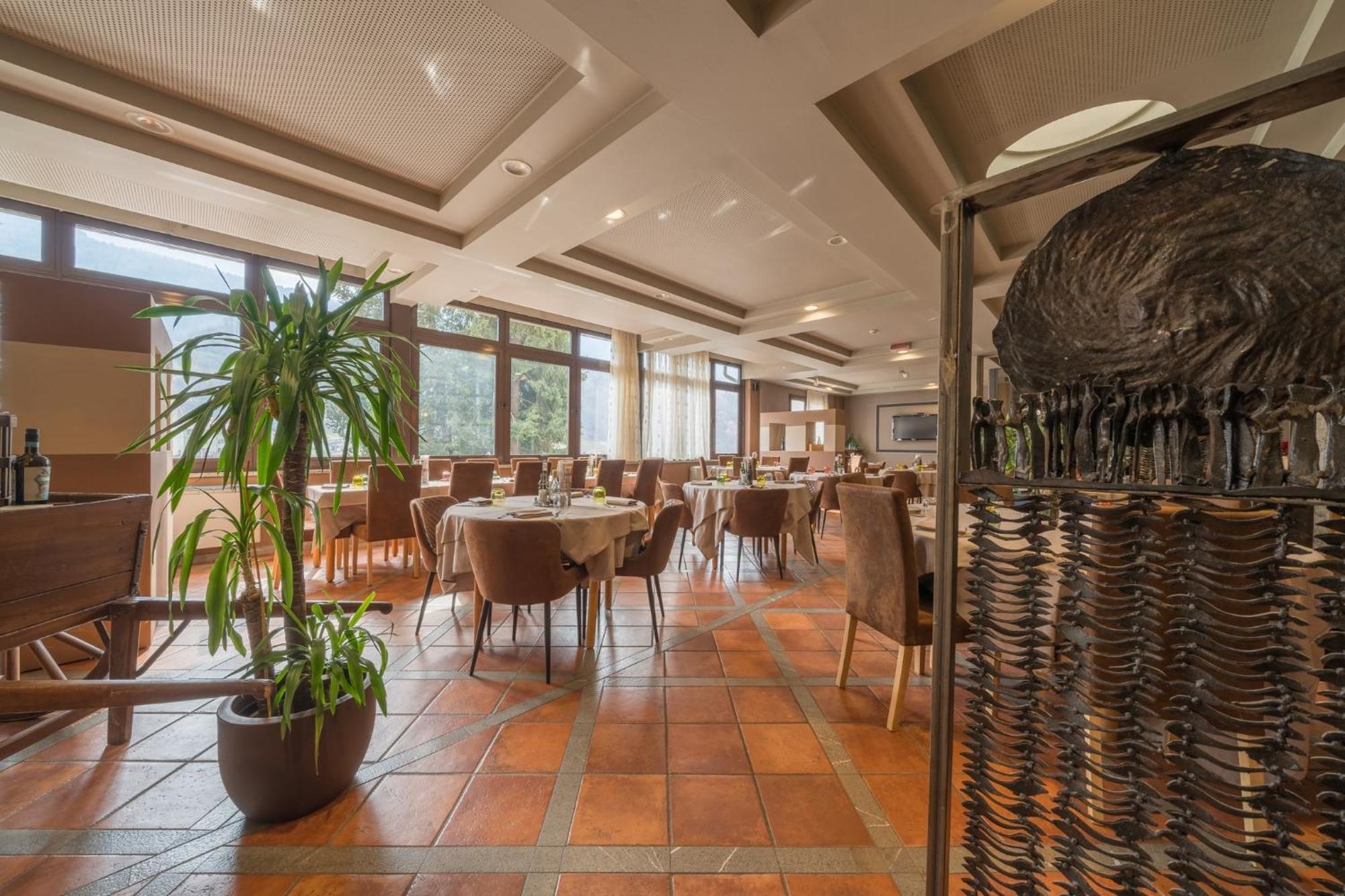 Hotel Oasi Verde Bienno ภายนอก รูปภาพ