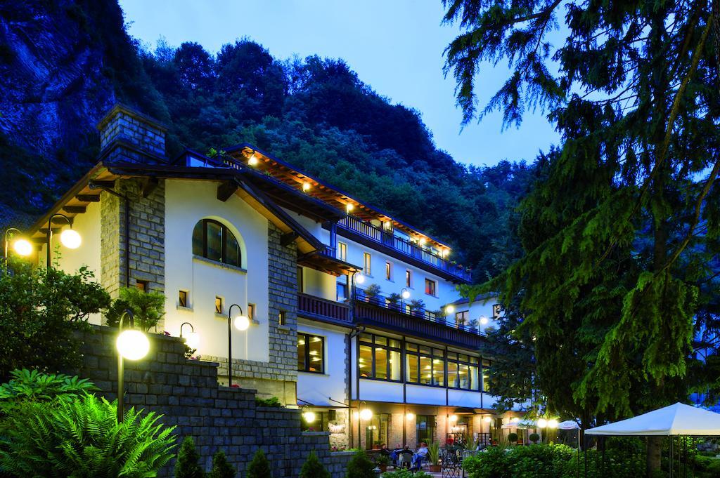 Hotel Oasi Verde Bienno ภายนอก รูปภาพ